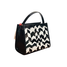 Încarcă imaginea în vizualizatorul Galerie, Geanta dama Marina C