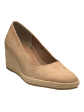 Load image into Gallery viewer, Bruno&#39;s shoes
