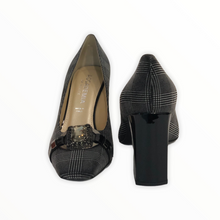 Load image into Gallery viewer, Accademia women&#39;s shoes
