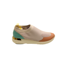 Load image into Gallery viewer, Uma Parker women&#39;s sneakers

